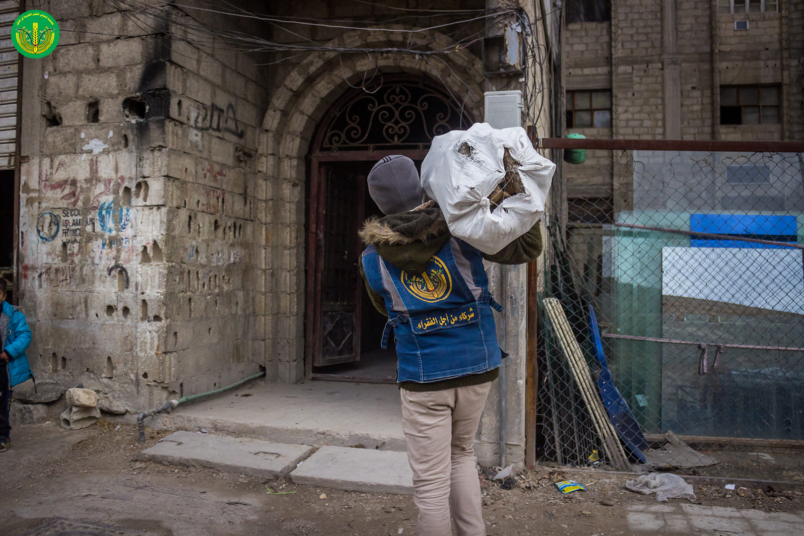 كخلية نحل نعمل بلا كلل ولا تعب في حلب